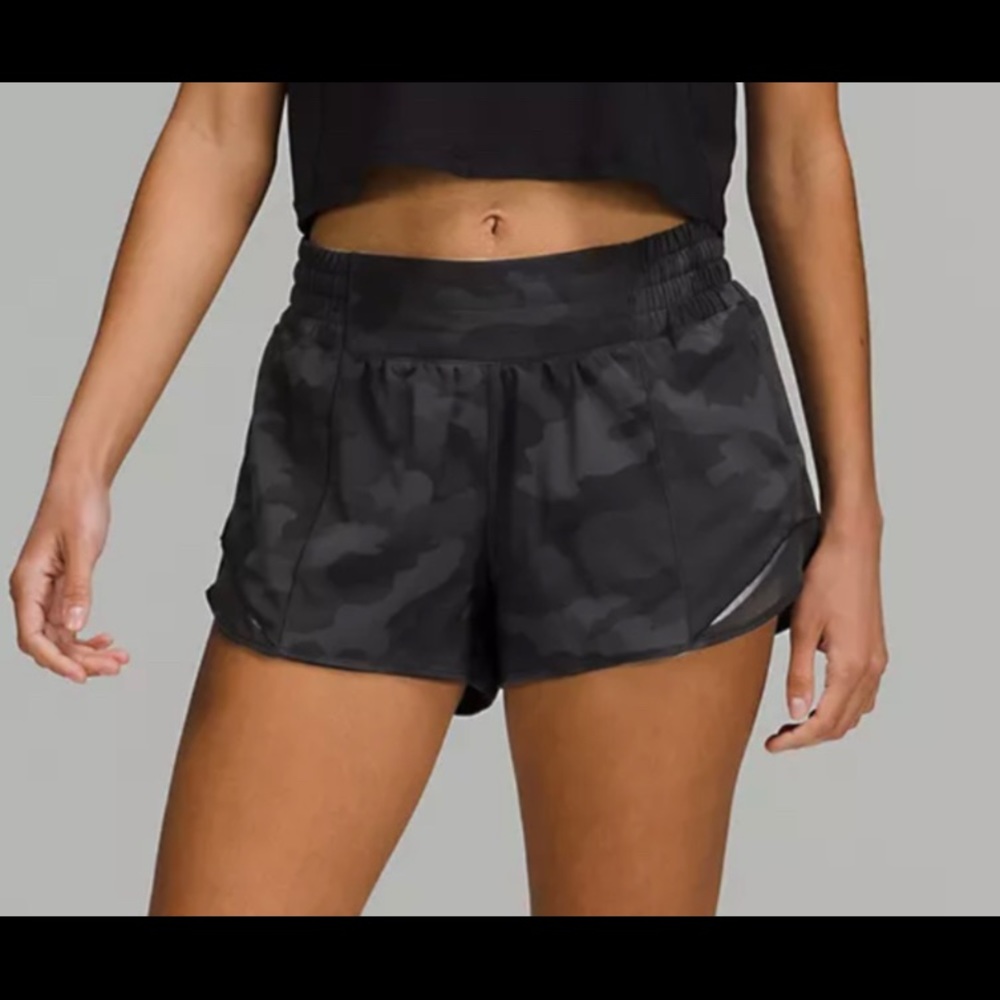 LULULEMON Hotty Hot Shorts BNWT size 6 High Rise HR 4” Camo Black